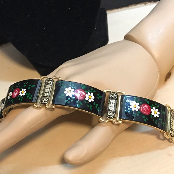 Vintage hand painted gold tone bracelet - Picture 2 of 5